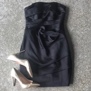 🌻 David’s Bridal Strapless Black Dress ~ SIZE 2🌻